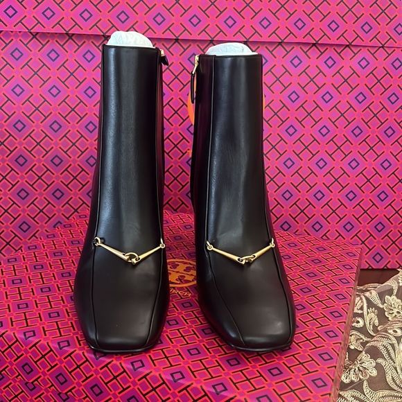 Tory Burch ankle bootie in perfect black - Picture 6 of 12
